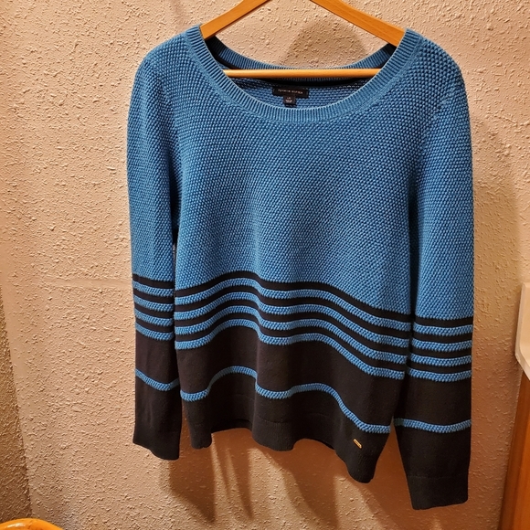 Tommy Hilfiger Sweaters - Tommy Hilfiger  Striped navy textured sweater Large smoke free home